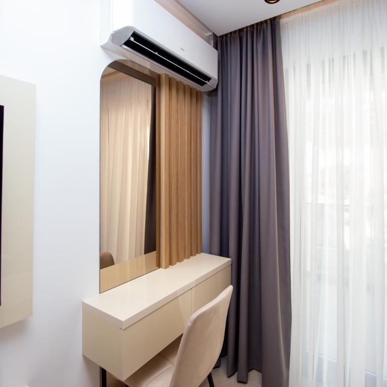 Premium Apartments Zevs - Deluks Dvokrevetna Soba sa Bračnim Krevetom i Balkonom - 13