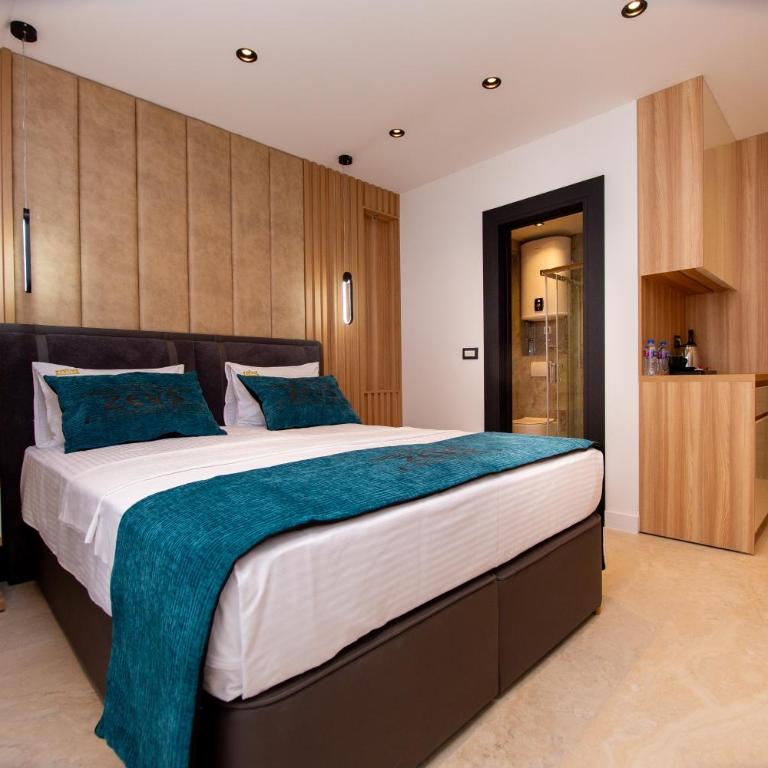 Premium Apartments Zevs - Deluks Dvokrevetna Soba sa Bračnim Krevetom i Balkonom - 3