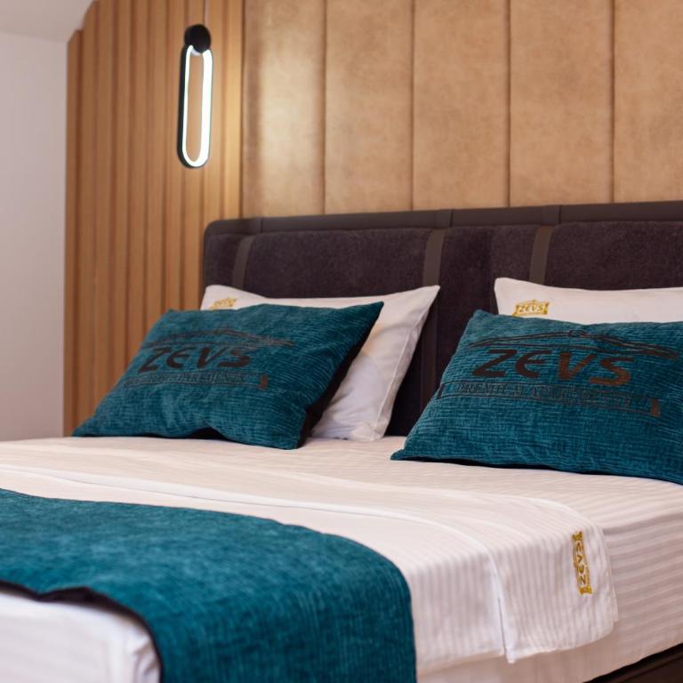 Premium Apartments Zevs - Deluks Dvokrevetna Soba sa Bračnim Krevetom i Balkonom - 22