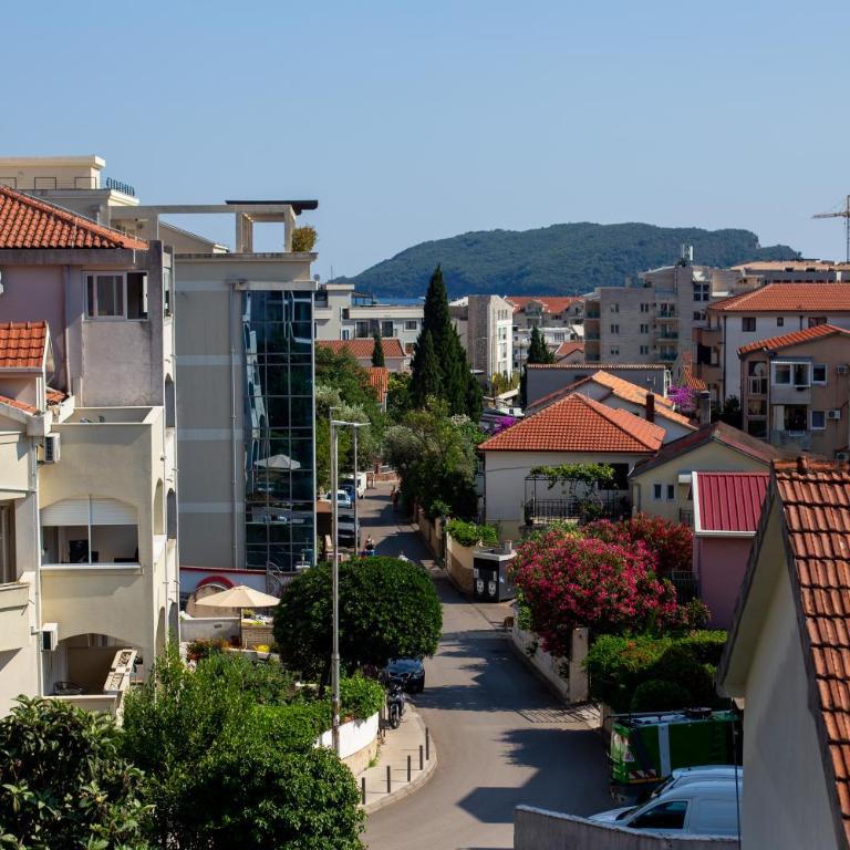 Premium Apartments Zevs - Deluks Dvokrevetna Soba sa Bračnim Krevetom i Balkonom - 19