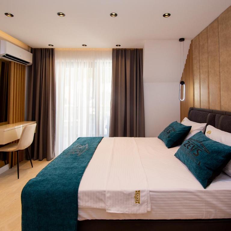 Premium Apartments Zevs - Deluks Dvokrevetna Soba sa Bračnim Krevetom i Balkonom - 15