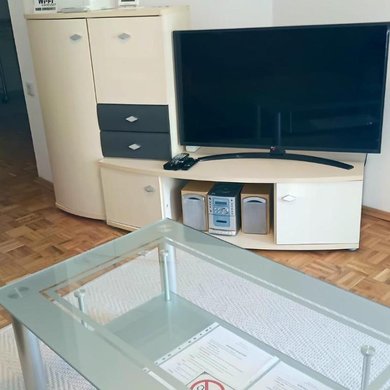 Apartment SAYA - Kuća sa 2 Spavaće Sobe - 6