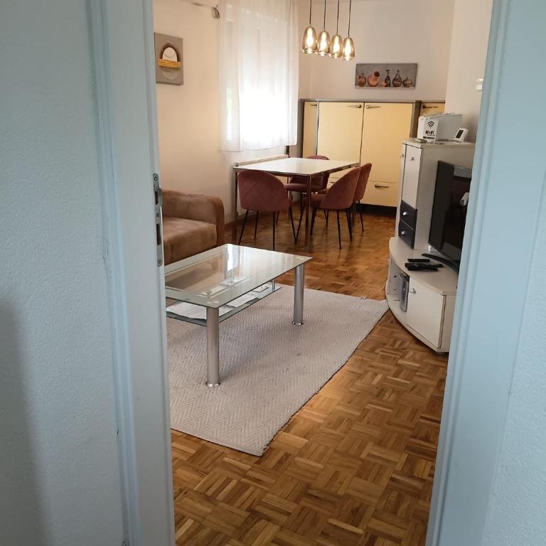 Apartment SAYA - Kuća sa 2 Spavaće Sobe - 3