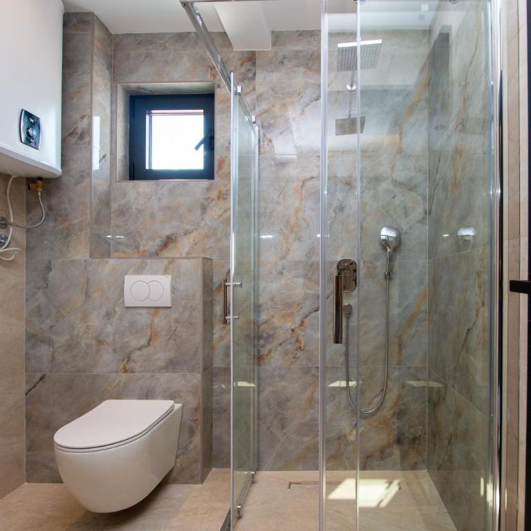 Premium Apartments Zevs - Deluks Dvokrevetna Soba sa Bračnim Krevetom/Zasebnim Krevetima i Balkonom - 2