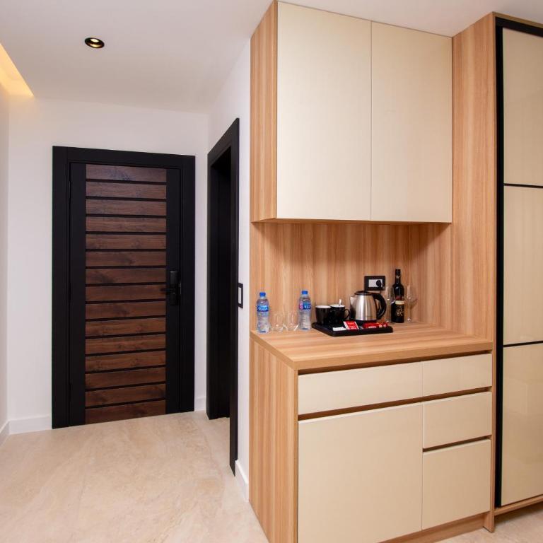 Premium Apartments Zevs - Deluks Dvokrevetna Soba sa Bračnim Krevetom/Zasebnim Krevetima i Balkonom - 4