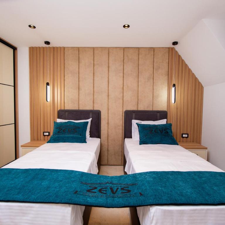 Premium Apartments Zevs - Deluks Dvokrevetna Soba sa Bračnim Krevetom/Zasebnim Krevetima i Balkonom - 5