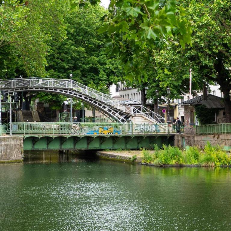 Bright Parisian 1BR - Near Canal Saint-Martin - Apartamento - 12
