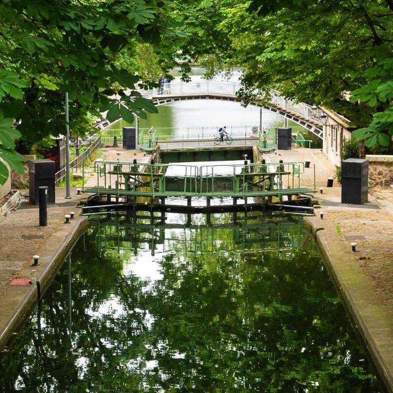 Bright Parisian 1BR - Near Canal Saint-Martin - Apartamento - 16