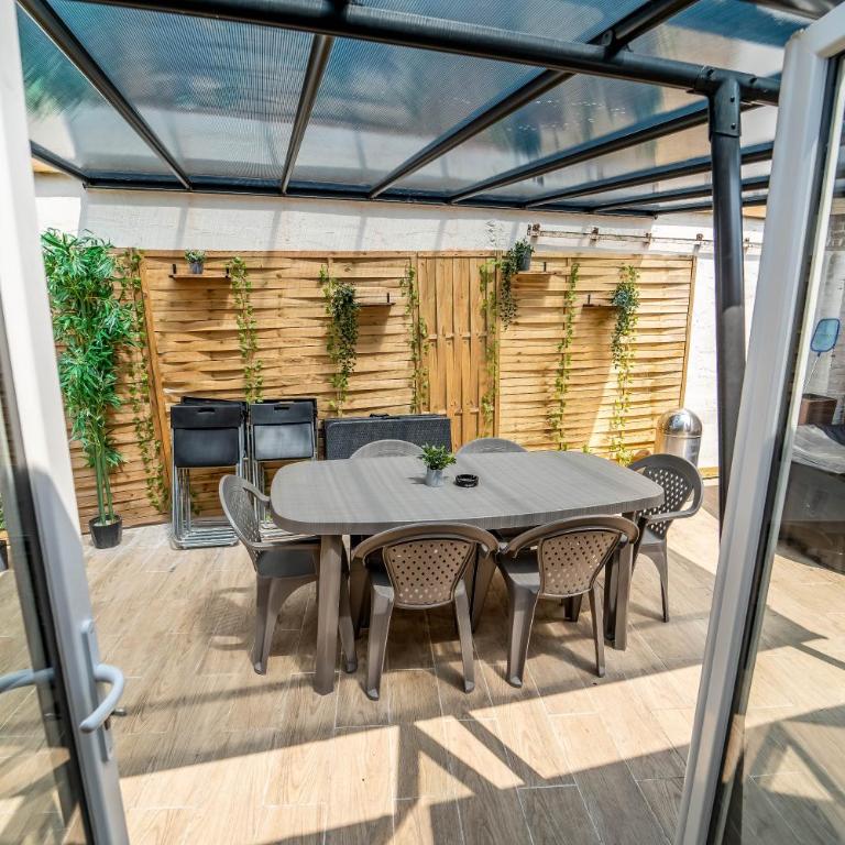 Le Spacieux Appartement Jacuzzi & Terrasse Parking Honfleur 10min plage - Haus mit 2 Schlafzimmern - 1