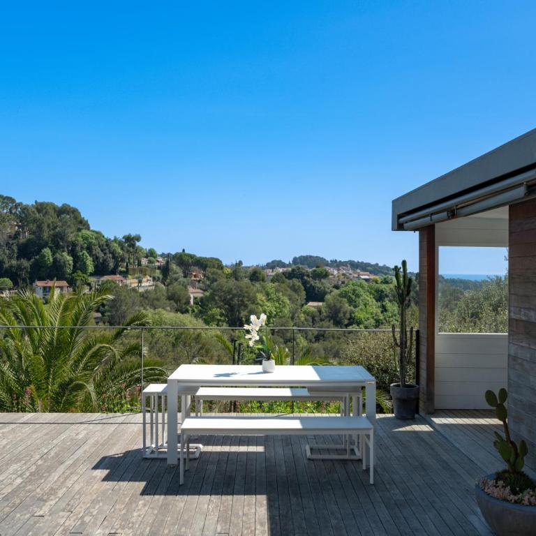Grande Villa proche Sophia avec magnifique vue mer - Villa - 5