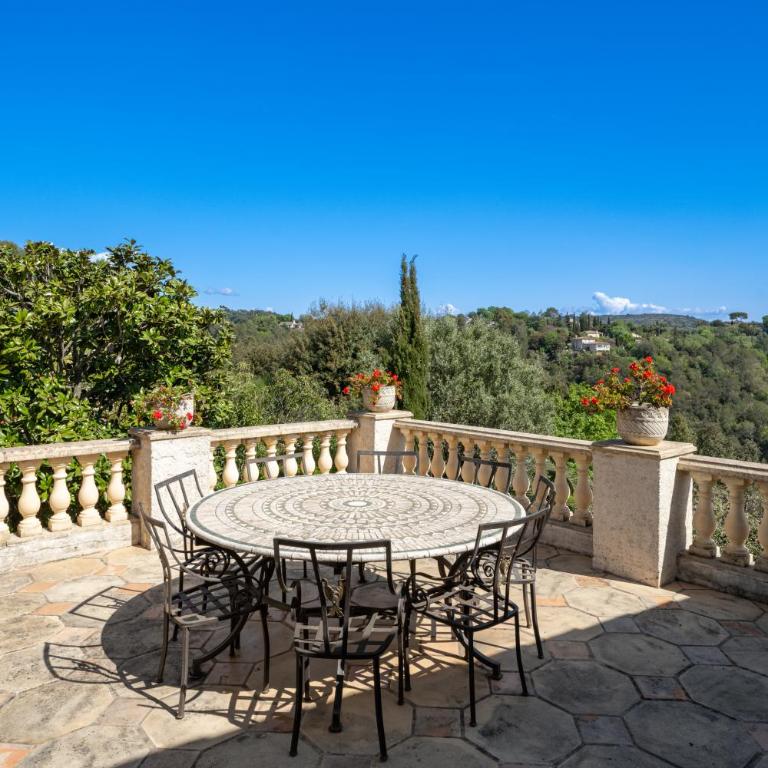 Grande Villa proche Sophia avec magnifique vue mer - Villa - 6