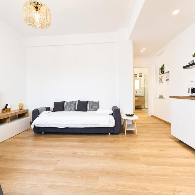 Bright and Spacious Elegant Apartment 5 min Airport - Appartamento con 1 Camera da Letto e Balcone - 14