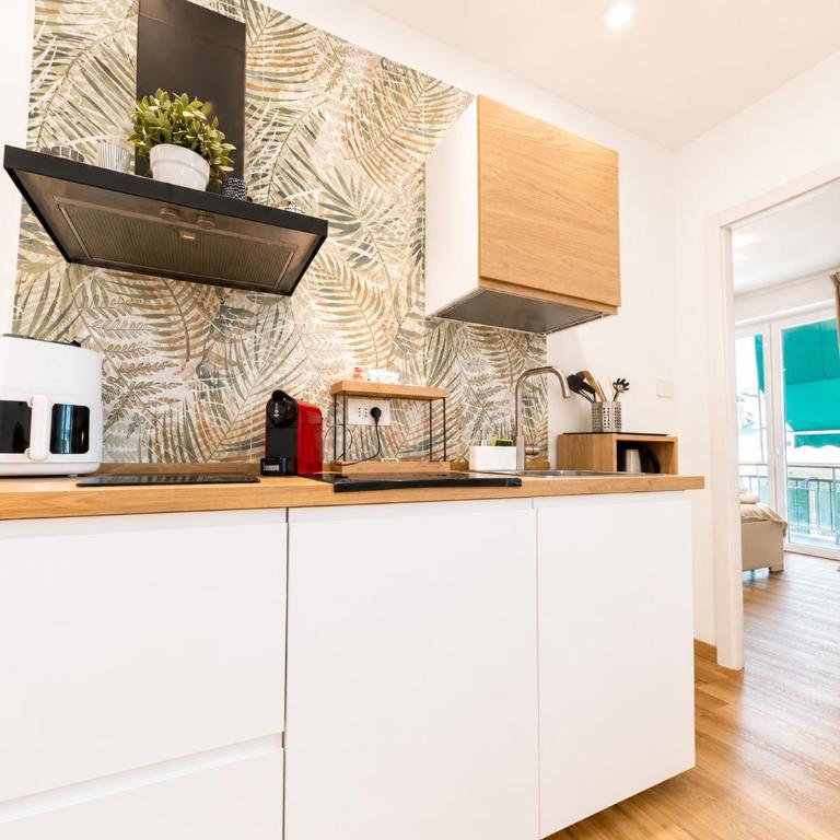 Bright and Spacious Elegant Apartment 5 min Airport - Appartamento con 1 Camera da Letto e Balcone - 10