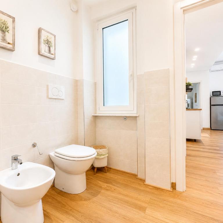 Bright and Spacious Elegant Apartment 5 min Airport - Appartamento con 1 Camera da Letto e Balcone - 12