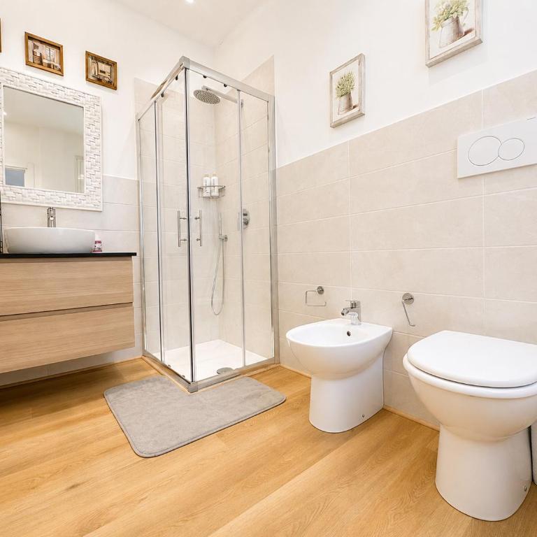 Bright and Spacious Elegant Apartment 5 min Airport - Appartamento con 1 Camera da Letto e Balcone - 2