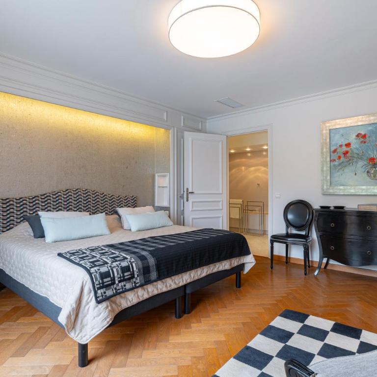 Grande Villa proche Sophia avec magnifique vue mer - Villa - 17