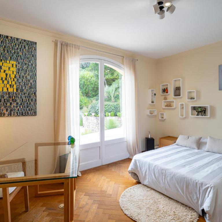Grande Villa proche Sophia avec magnifique vue mer - Villa - 25