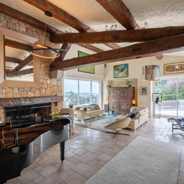Grande Villa proche Sophia avec magnifique vue mer - Villa - 34