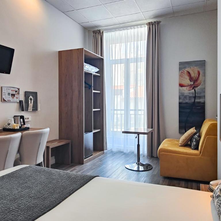 Hôtel Helvétique - Chambre Double Deluxe - 5