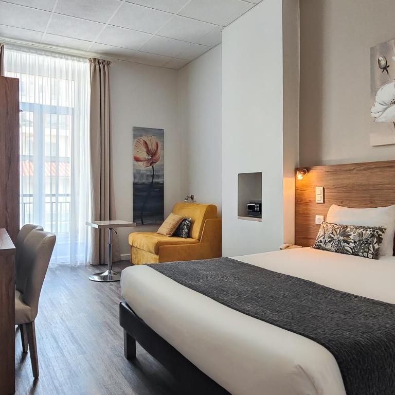 Hôtel Helvétique - Chambre Double Deluxe - 9
