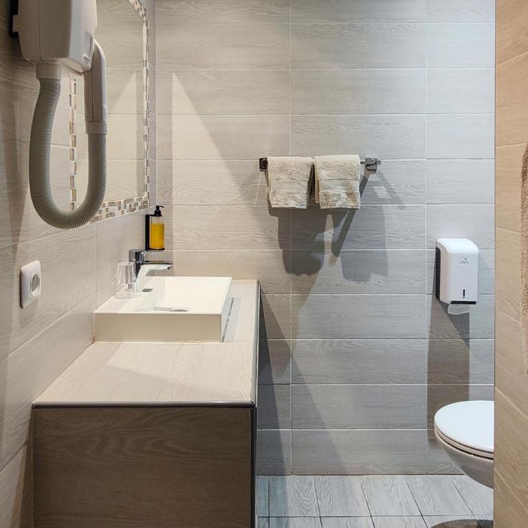 Hôtel Helvétique - Chambre Double Deluxe - 11