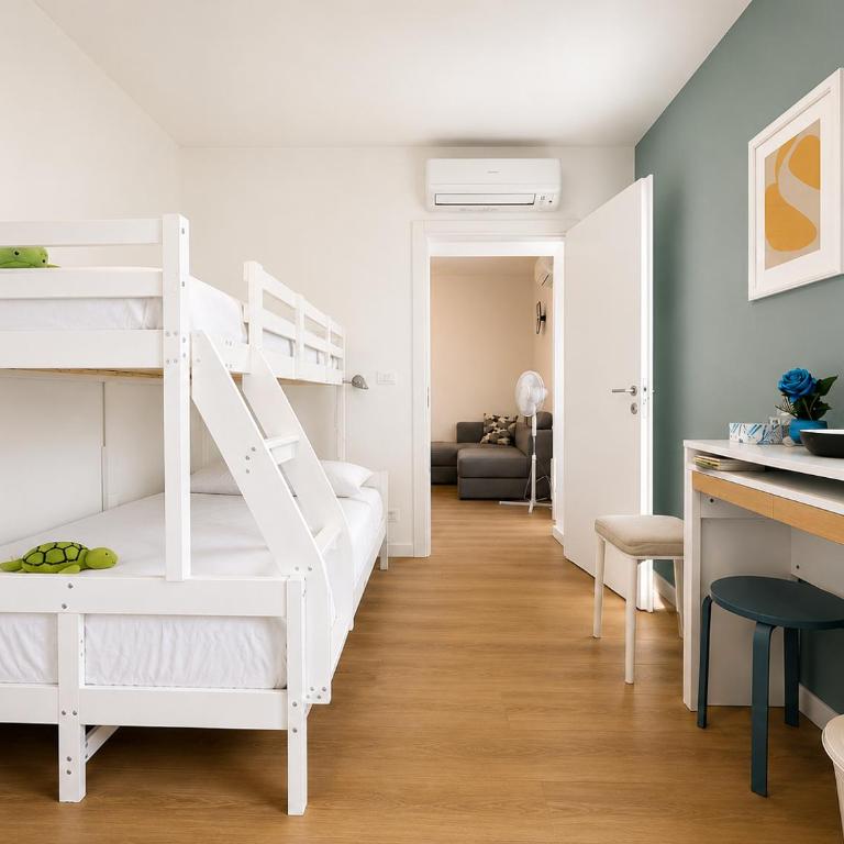 Apartment in the center of Varazze, 2 minutes from the sea - Appartamento con 2 Camere da Letto - 2