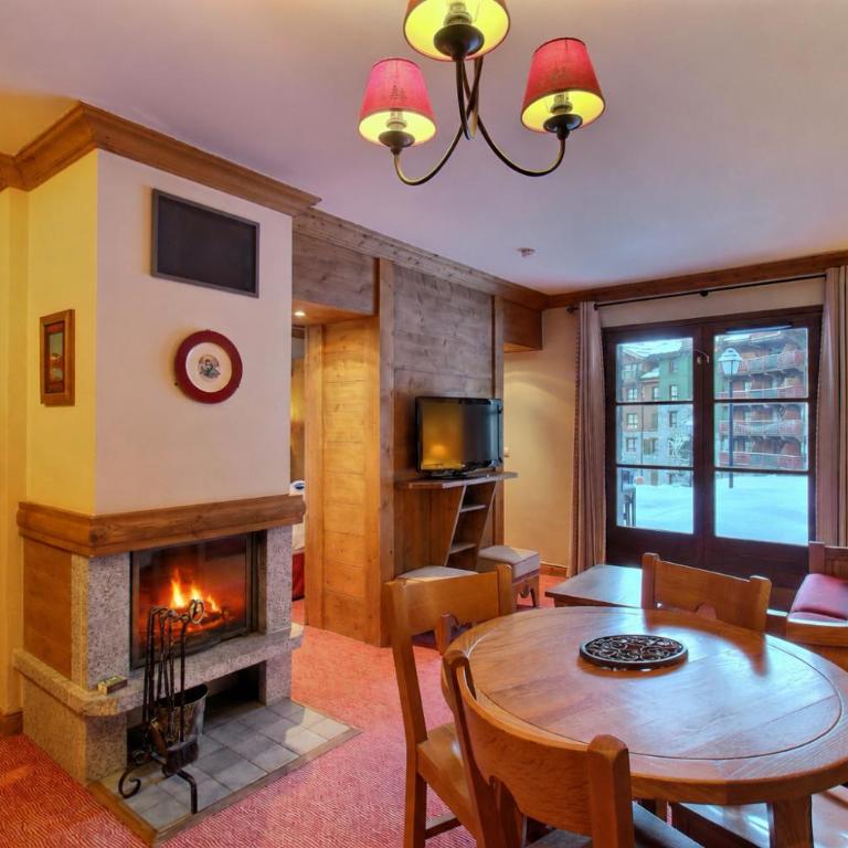 ARC 1950 - Suite de Prestige - Cheminée intérieur - Appartement 1 Chambre avec Terrasse - 2