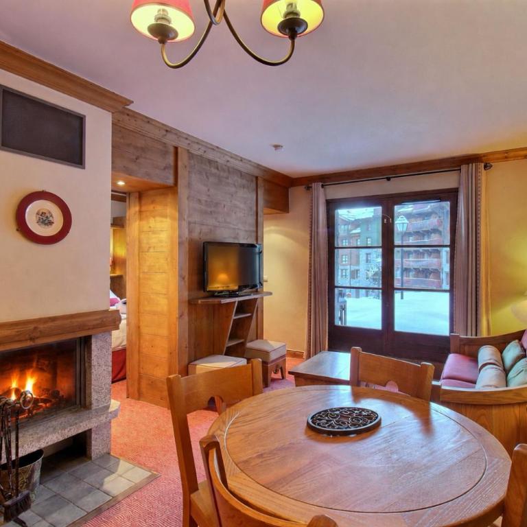 ARC 1950 - Suite de Prestige - Cheminée intérieur - Appartement 1 Chambre avec Terrasse - 3