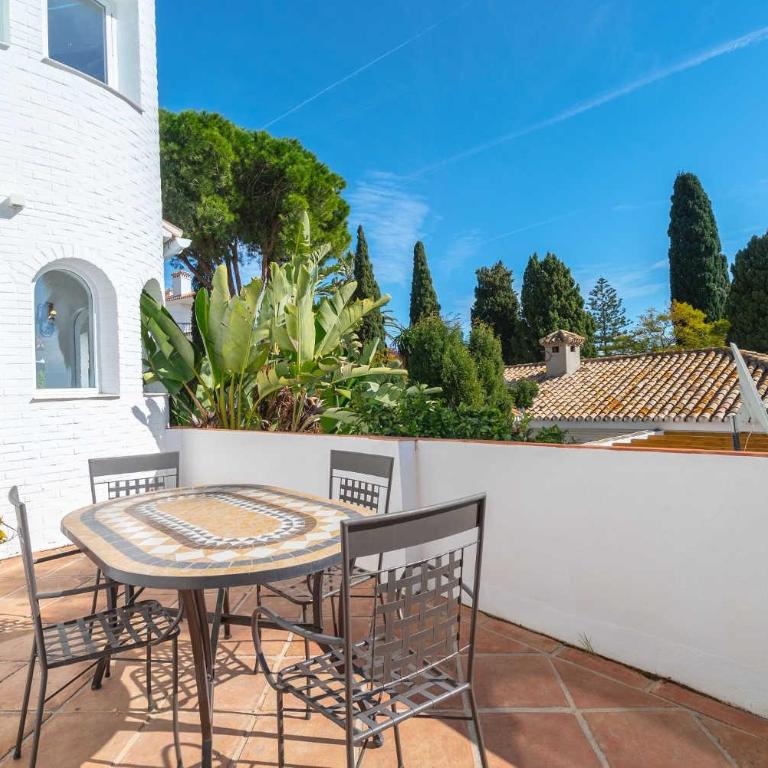Luxury Villa with Pool, Jacuzzi, Sauna & Sea Views - Villa mit privatem Pool - 42