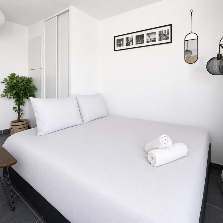 Studio, balcon, parking, commerces & transports - Studio avec Canapé-Lit - 11