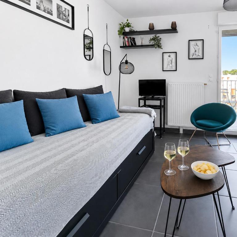 Studio, balcon, parking, commerces & transports - Studio avec Canapé-Lit - 4