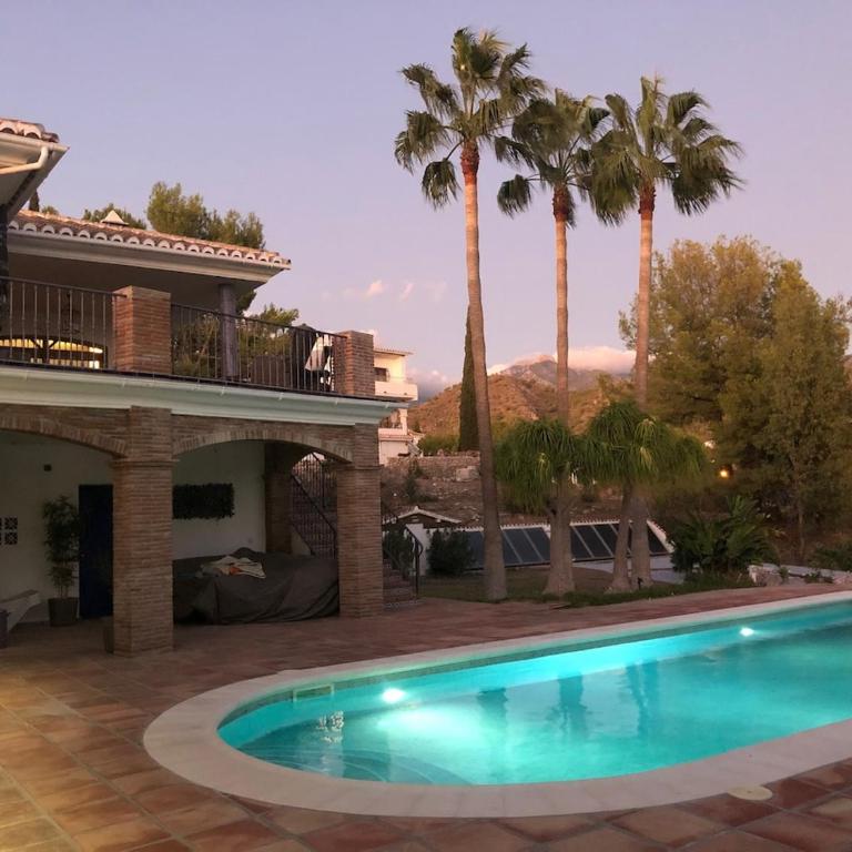 10-12-bed house in Nerja Frigiliana, Costa del Sol - Casa de 5 dormitorios - 100