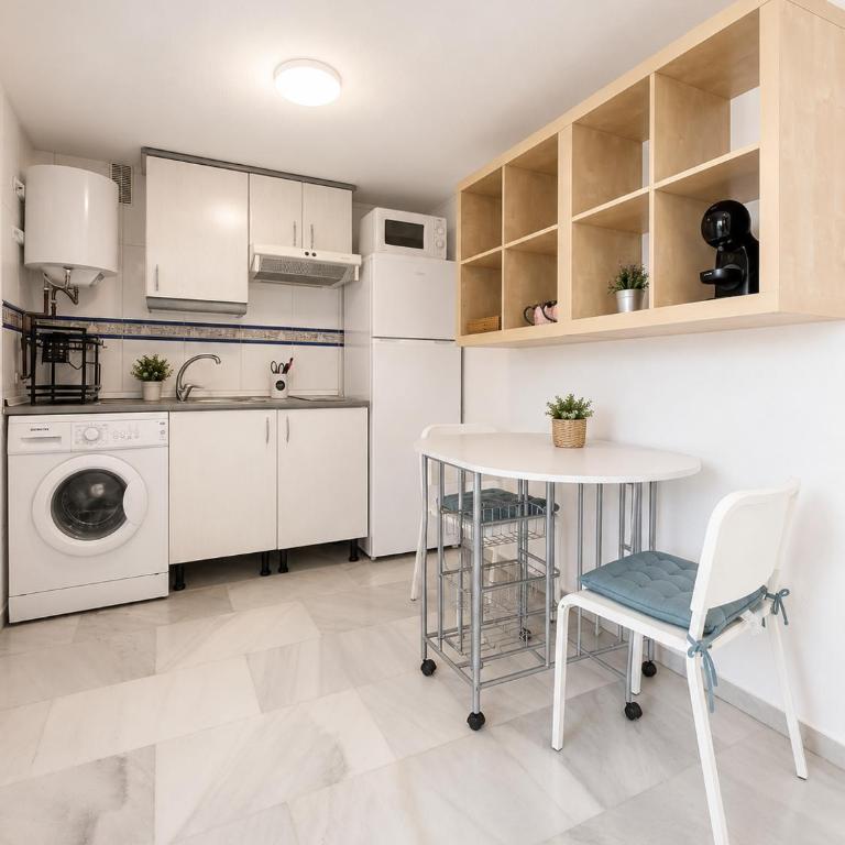City Center Studio II 5 minutes from beach - EaW Homes - Estudio - 9