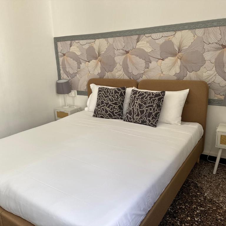 The Moon Guest Rooms - Camera Matrimoniale/Doppia con Letti Singoli con Bagno in Comune - 2