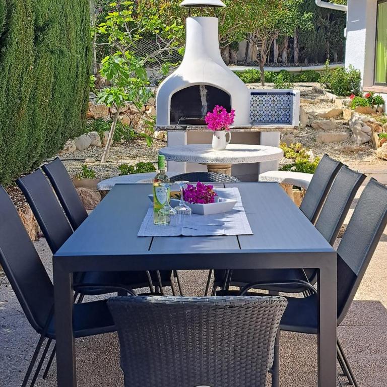 Casa Vista peñón by Theka Services - Villa with Private Pool - 63