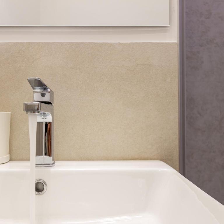 The Celio Boutique Suites - Camera Matrimoniale con Bagno Privato - 3