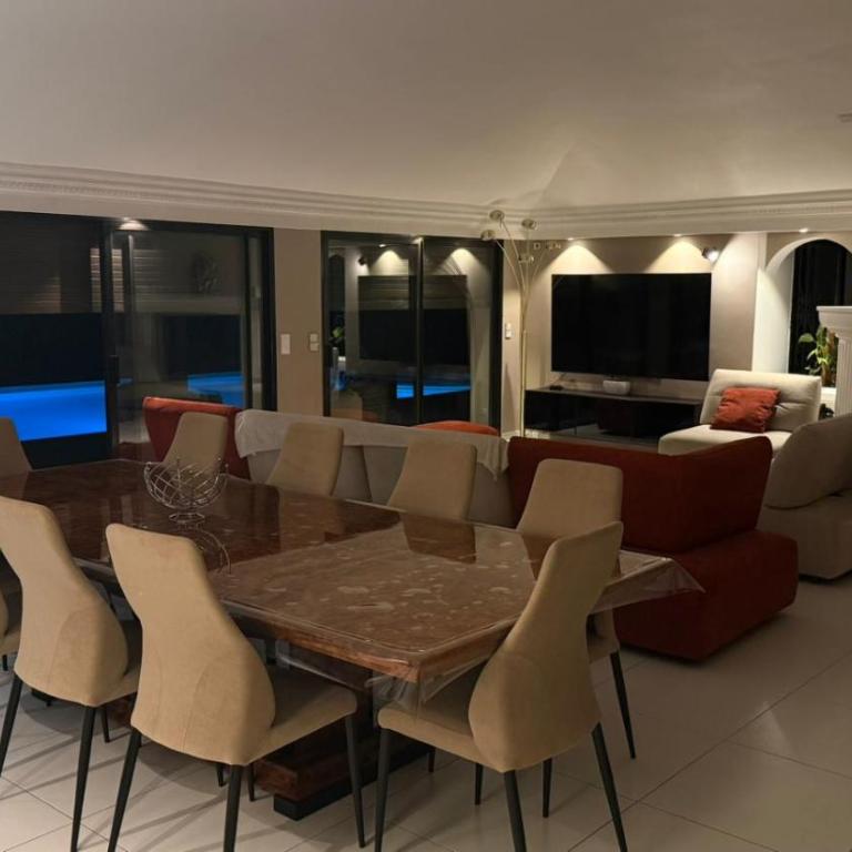 VILLA 10 PERSONNES AVEC GRANDE PISCINE PRES Du ROCHER ET DU LAC - Villa - 23