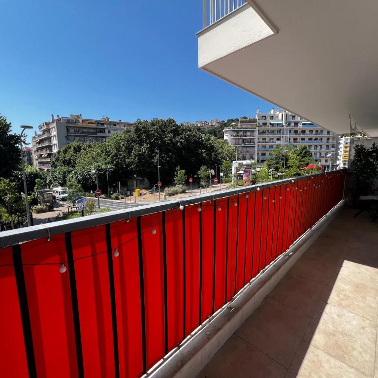 Appartement 2 Chambres - Terrasse, Parking Gratuit & Climatisation - Appartement 2 Chambres avec Terrasse - 3