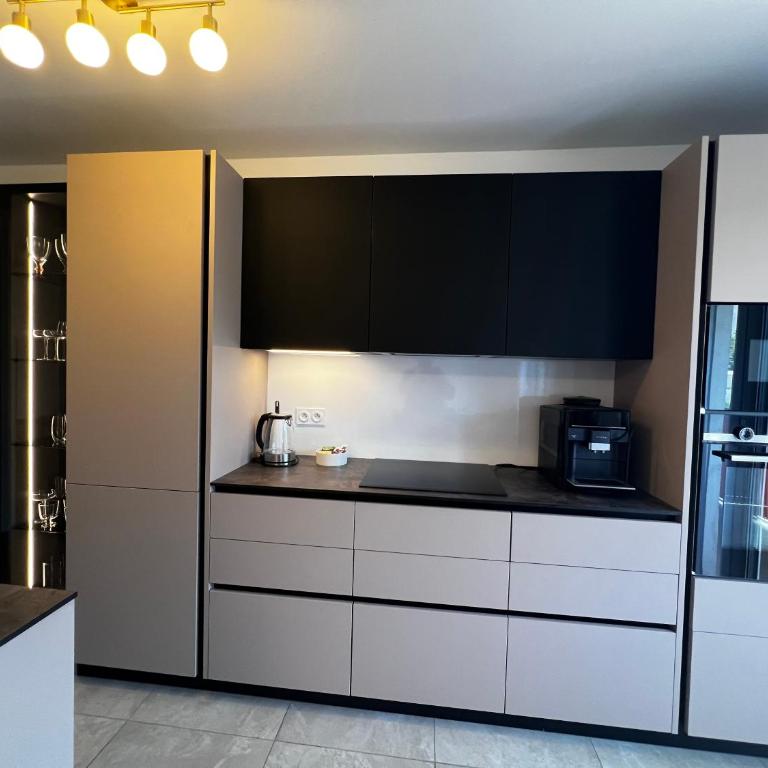 Appartement 2 Chambres - Terrasse, Parking Gratuit & Climatisation - Appartement 2 Chambres avec Terrasse - 13