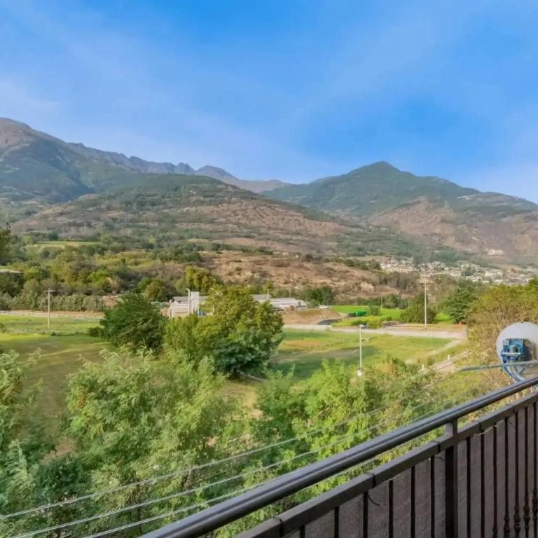 La Casa di Patty Duplex a 5 minuti da Aosta con parcheggio privato - Appartamento con 2 Camere da Letto - 1