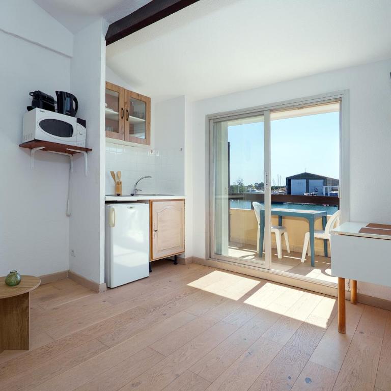 Entre Mer et Pinèdes - Appt avec terrasse, vue mer - Appartement - 3