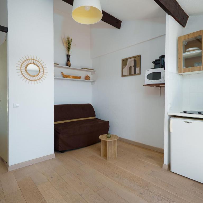 Entre Mer et Pinèdes - Appt avec terrasse, vue mer - Appartement - 6