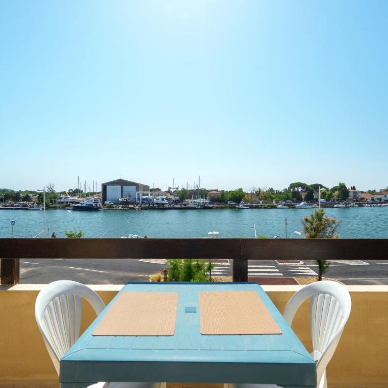 Entre Mer et Pinèdes - Appt avec terrasse, vue mer - Appartement - 7