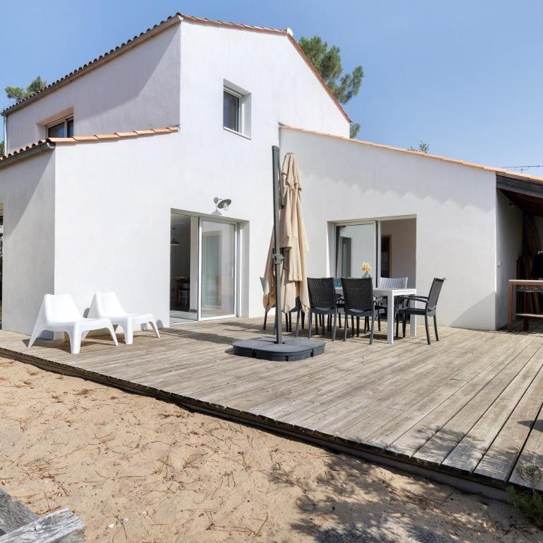 Maison Des Orchidées - 100m plage - Three-Bedroom House - 32
