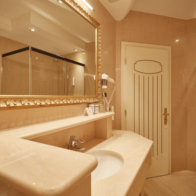 Cityhotel Goldener Adler B&B - Habitación Triple Exclusive - 2