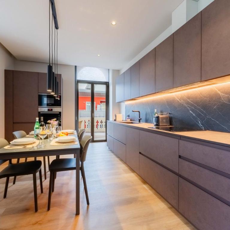Riva Centre Suites - Appartamento con 2 Camere da Letto - 1