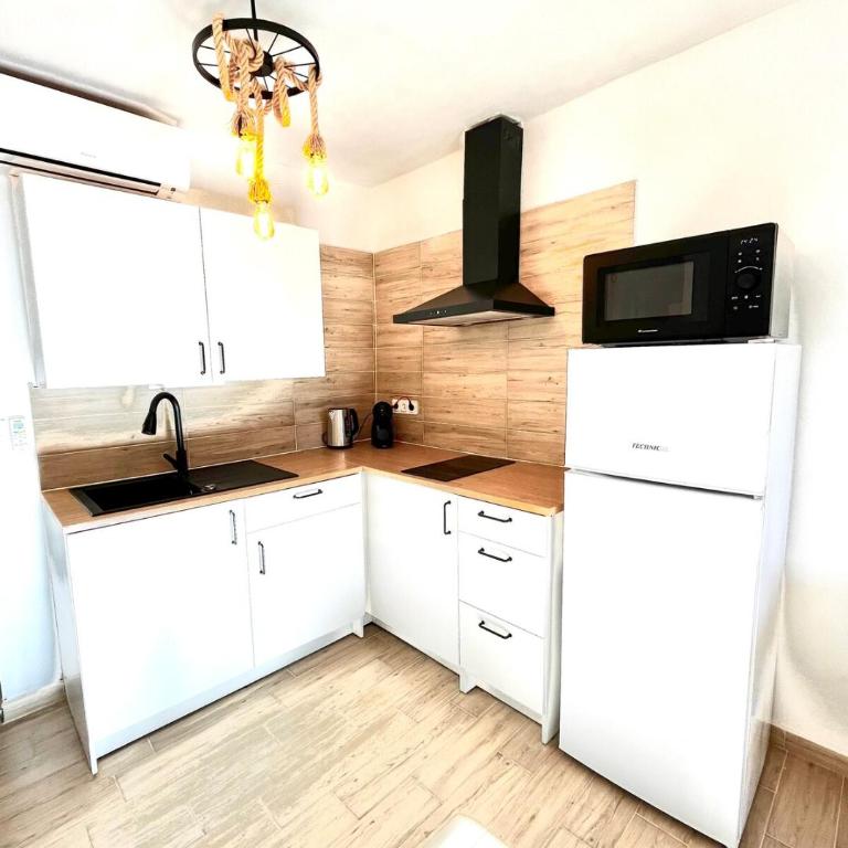 Charming 2-room air-conditioned, sea view - Apartment mit 1 Schlafzimmer - 2