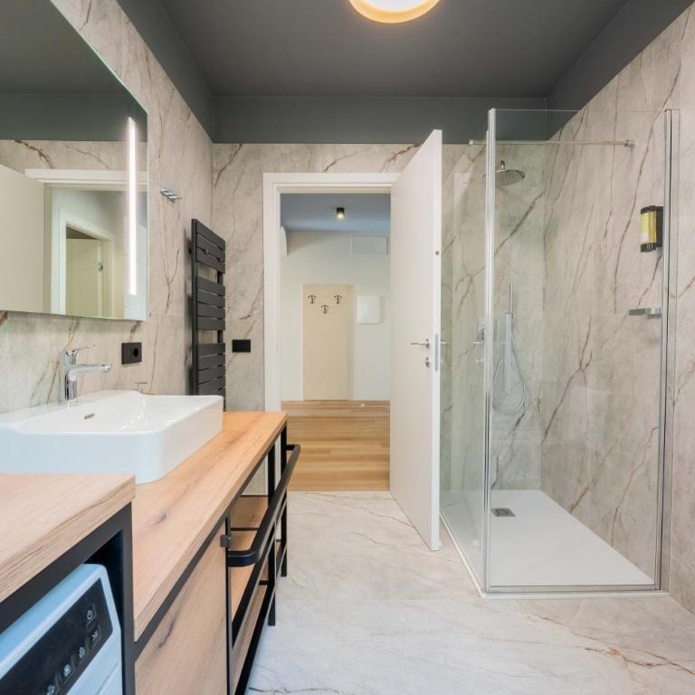 Riva Centre Suites - Appartamento con 2 Camere da Letto - 5