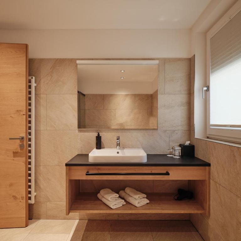 Cityhotel Goldener Adler B&B - Habitación Doble Superior con balcón - 4