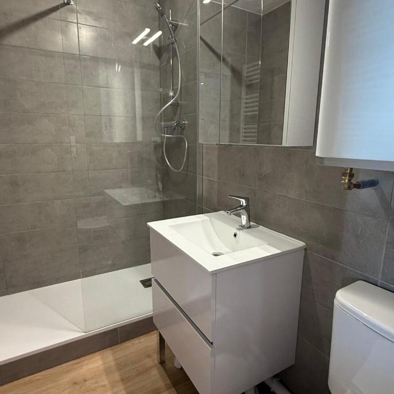 2 pièces cabine 5 pers. au pied des pistes, vue vallée, balcon - Appartement 1 Chambre - 9